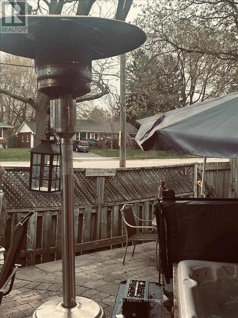 2 - 40 Silvercreek Parkway N, Guelph, Ontario  N1H 7X5 - Photo 31 - X12084624