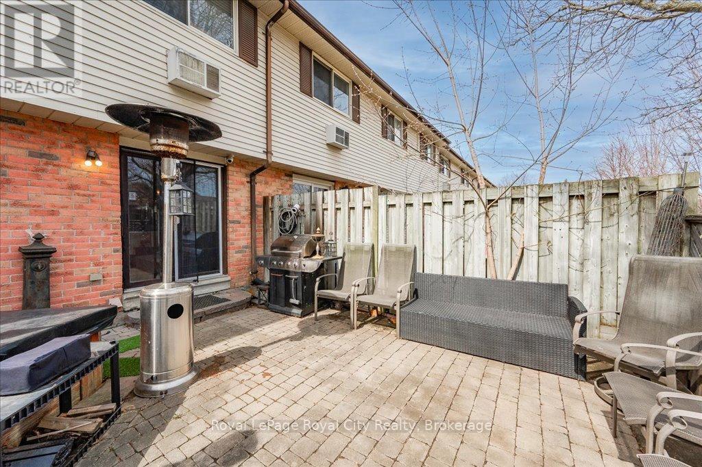 2 - 40 Silvercreek Parkway N, Guelph, Ontario  N1H 7X5 - Photo 39 - X12084624