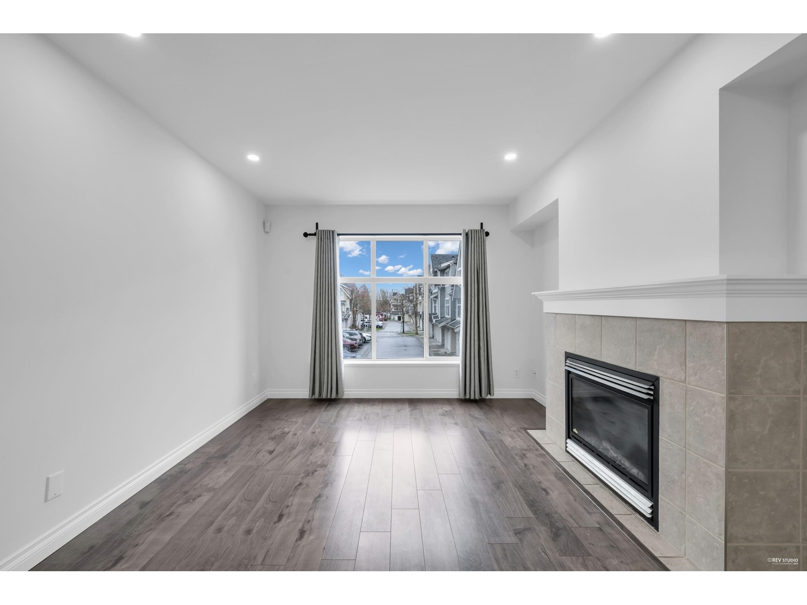 Property at 4 6450 199 STREET image 4
