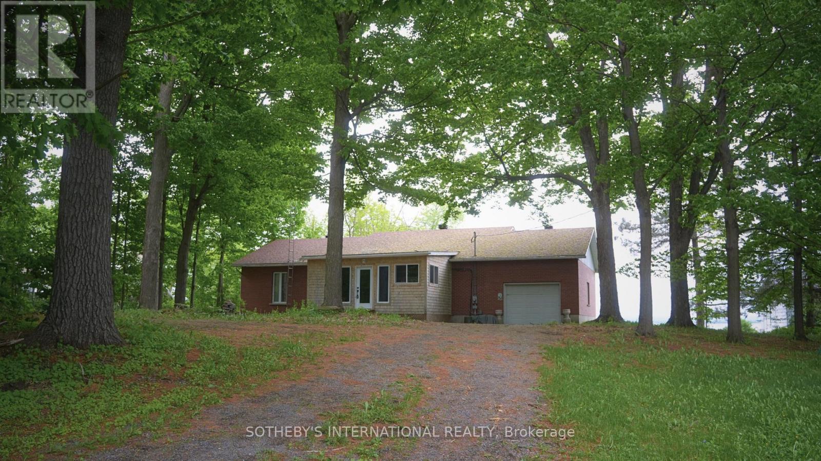 20820 South Service Road, South Glengarry, Ontario  K0C 1N0 - Photo 1 - X11944247