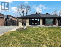 15 FOREHT CRESCENT, Aurora, Ontario