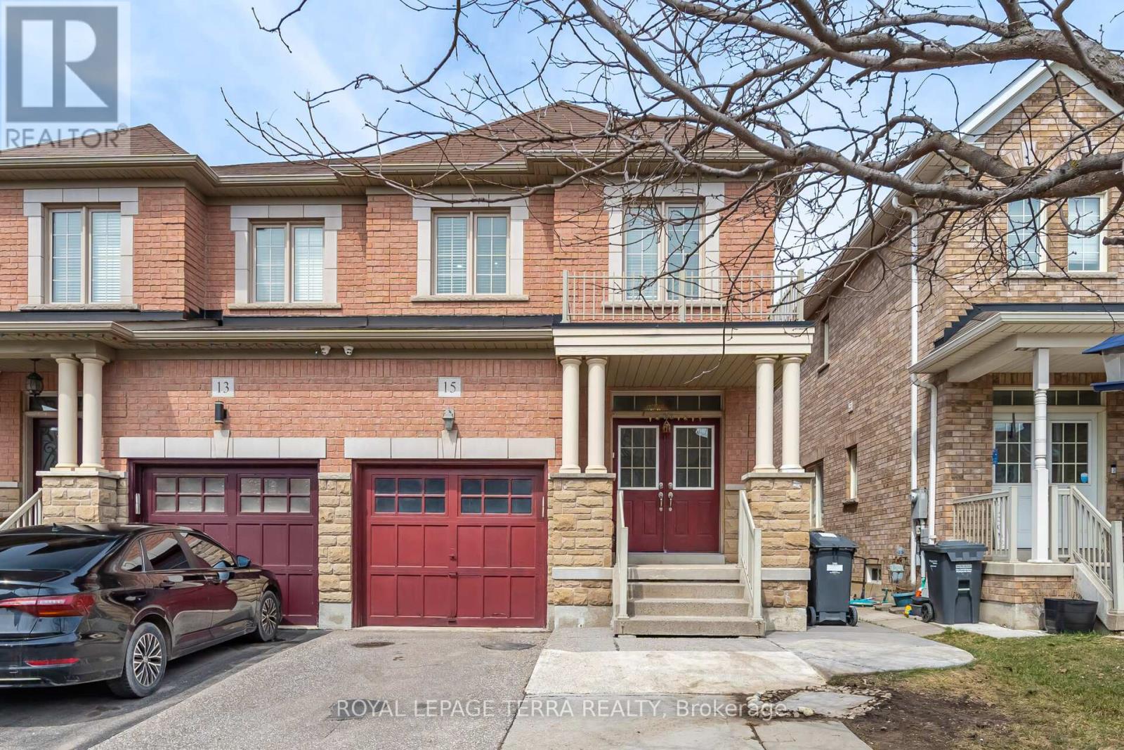 Property at 15 VERSAILLES CRESCENT image 1