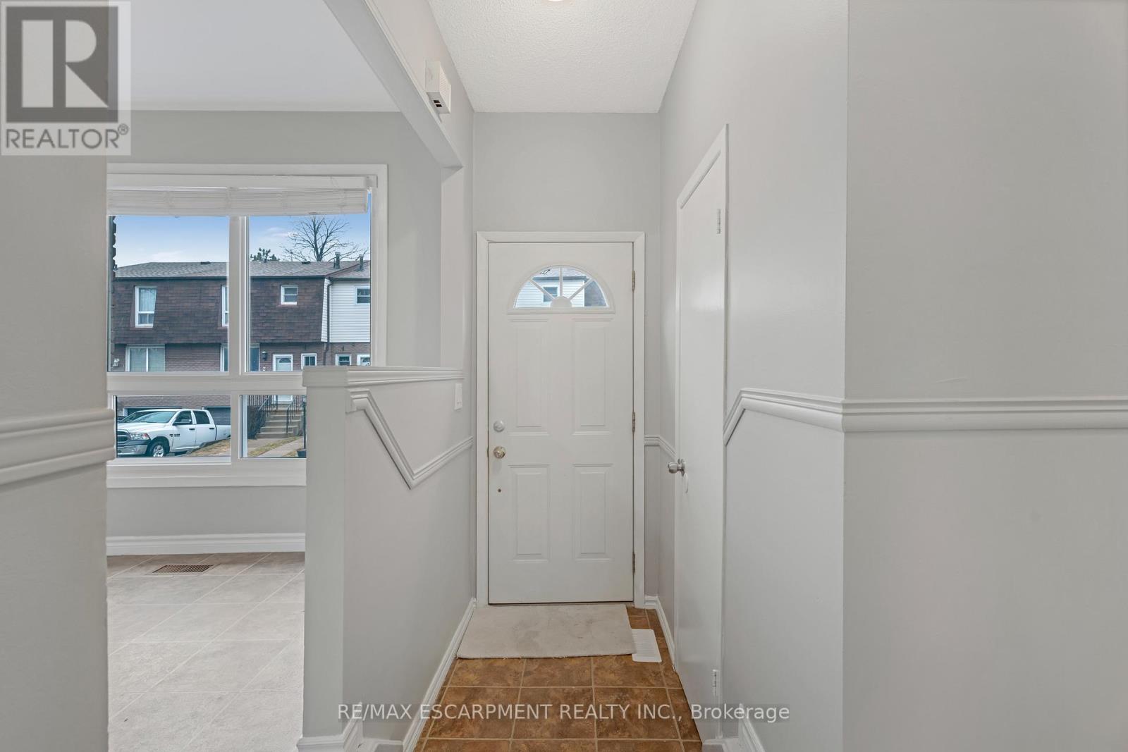 33 - 1301 Upper Gage Avenue, Hamilton, Ontario  L8W 1E5 - Photo 3 - X12055174