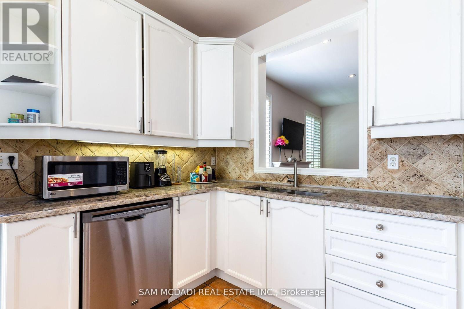 3855 Thomas Street, Mississauga, Ontario  L5M 7A6 - Photo 28 - W12084629