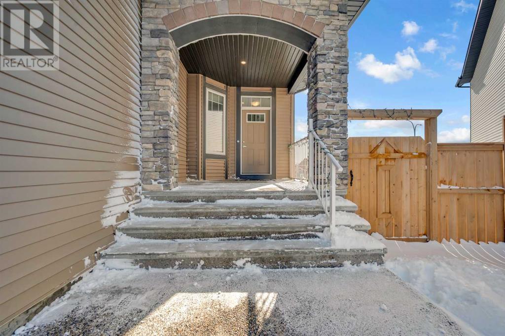 Property at 660 Reynolds Crescent SW image 3