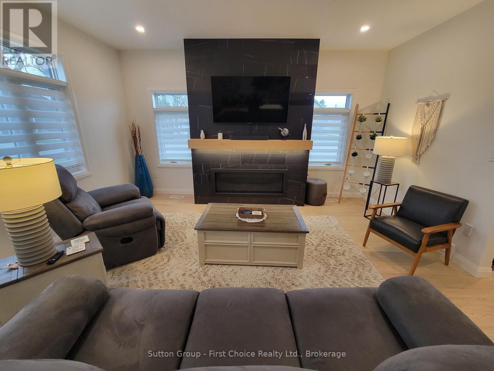 533 Albert Street, South Huron, Ontario  N0M 1S1 - Photo 5 - X12084524