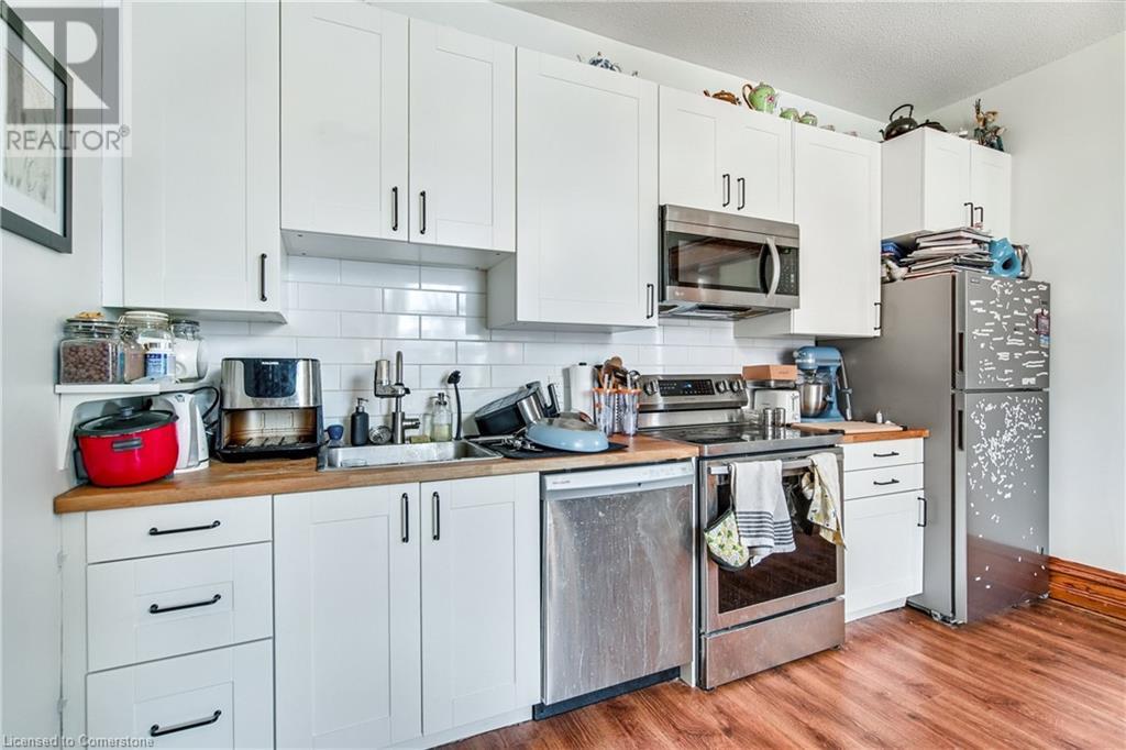 Property at 54 WEST Avenue N image 5