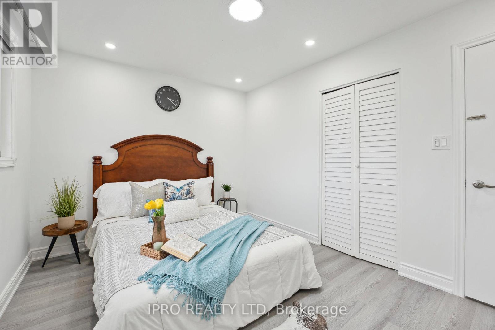 3420 Monica Drive, Mississauga, Ontario  L4T 3E7 - Photo 25 - W12077681