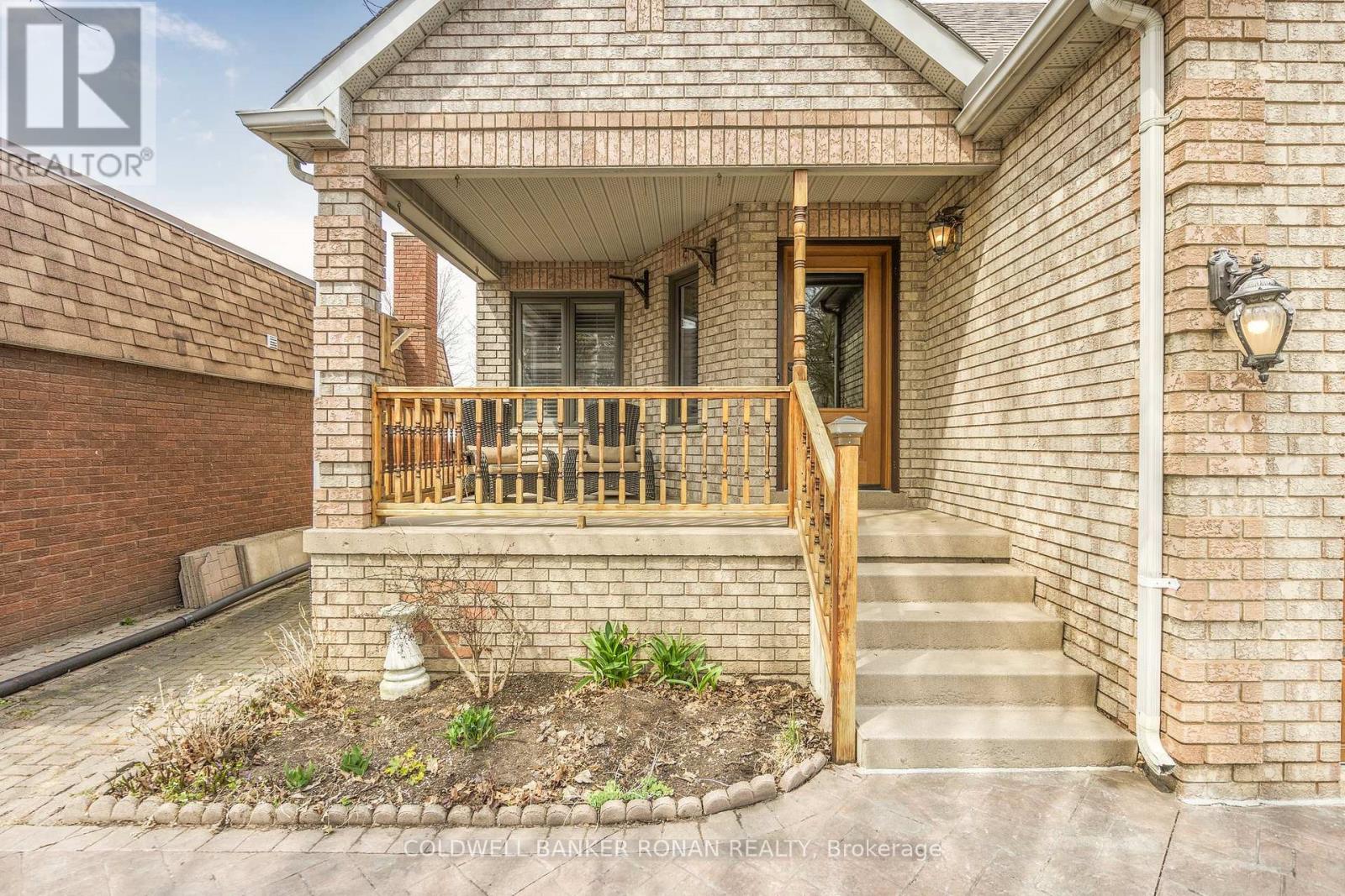 Property at 14 ALBERT STREET E image 3