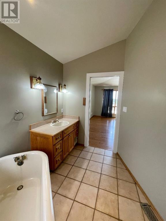 6701 15 Avenue, Edson, Alberta  T7E 1S3 - Photo 12 - A2212104