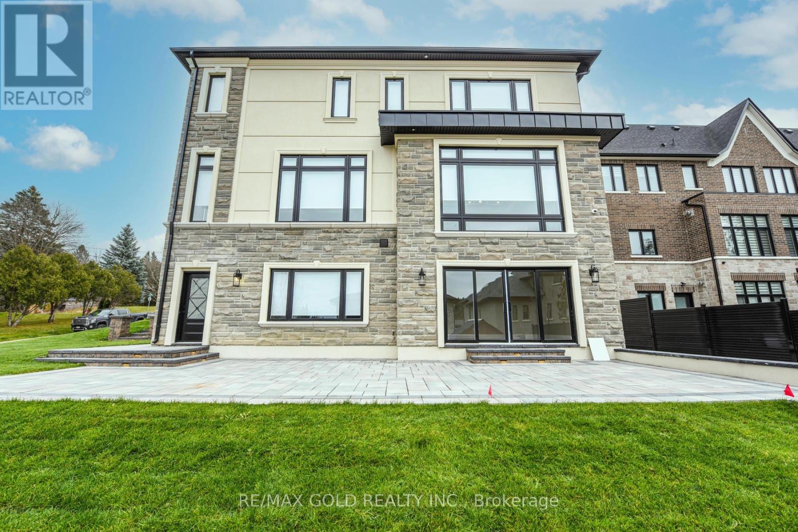15a Marion Street, Caledon, Ontario  L7C 1K8 - Photo 4 - W12084760