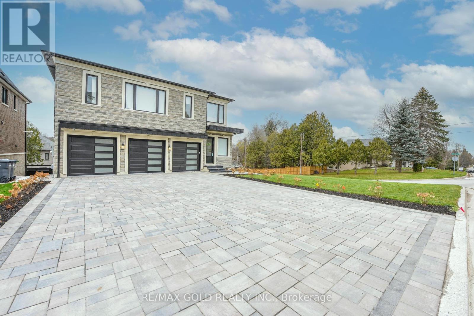 15a Marion Street, Caledon, Ontario  L7C 1K8 - Photo 7 - W12084760