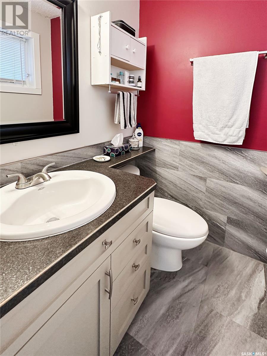 60 Aitken Place, Swift Current, Saskatchewan  S9H 4H4 - Photo 14 - SK002749