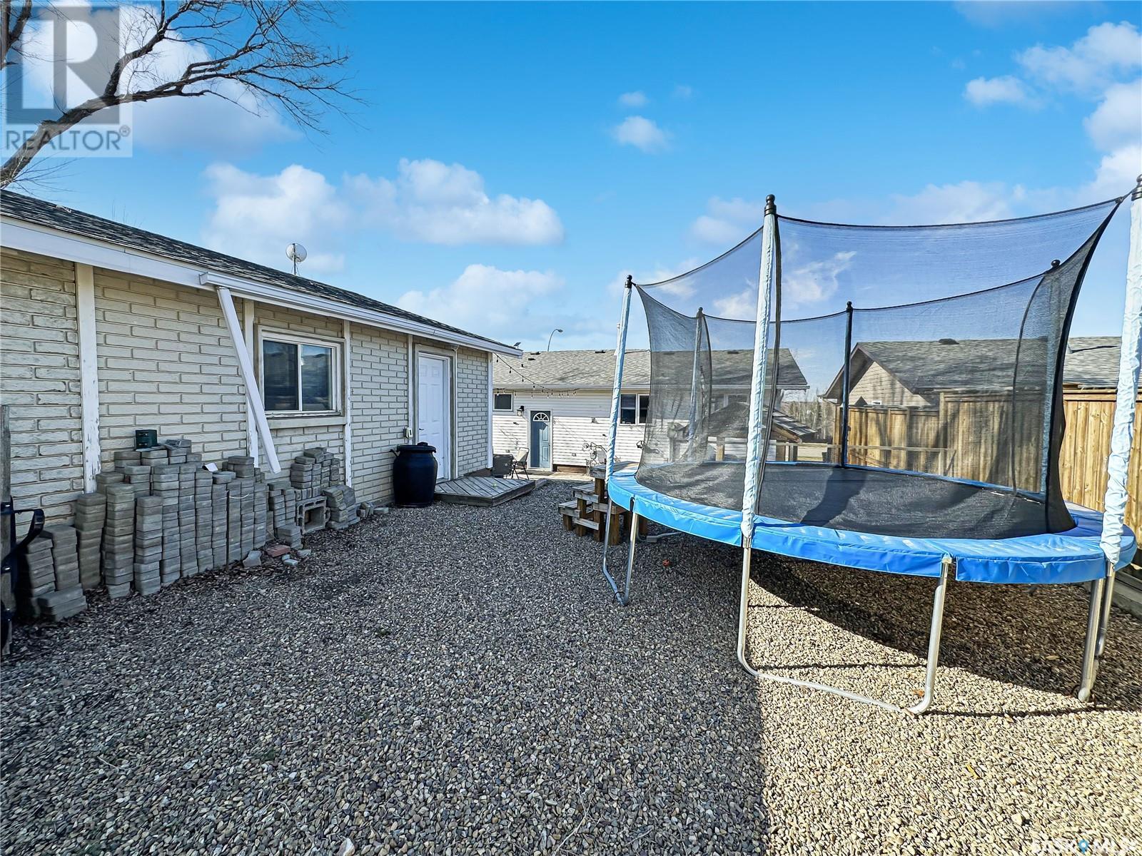 60 Aitken Place, Swift Current, Saskatchewan  S9H 4H4 - Photo 31 - SK002749