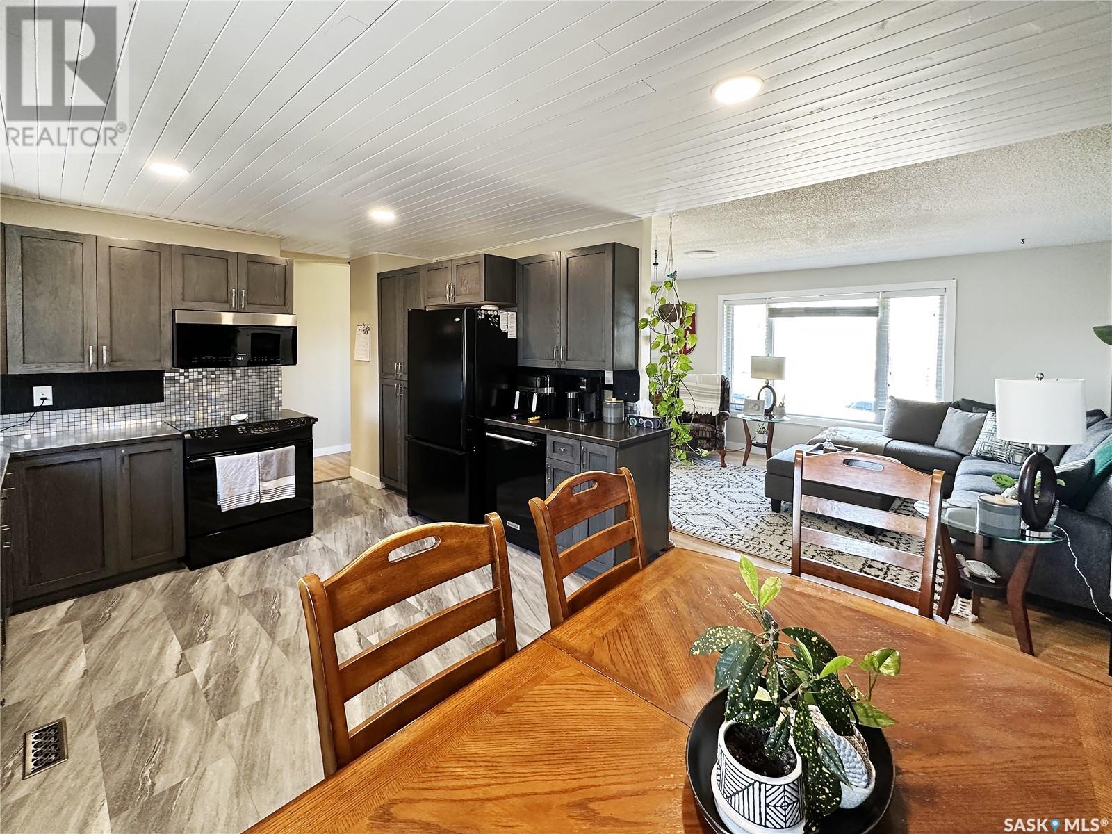 Property at 60 Aitken PLACE image 4
