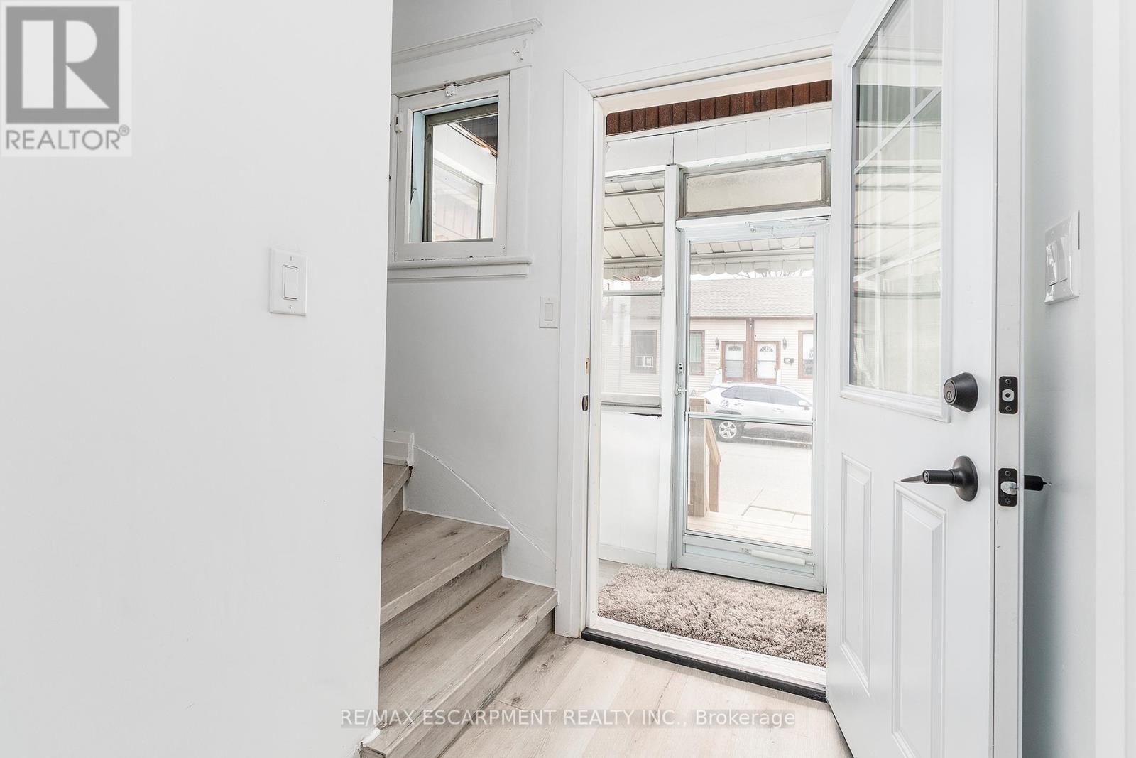 Property at 27 HARVEY STREET image 5