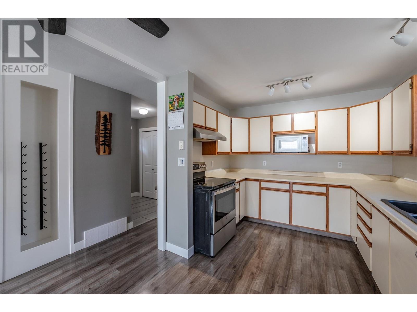 1179 Queen Street, Penticton, British Columbia  V2A 4R6 - Photo 9 - 10343664