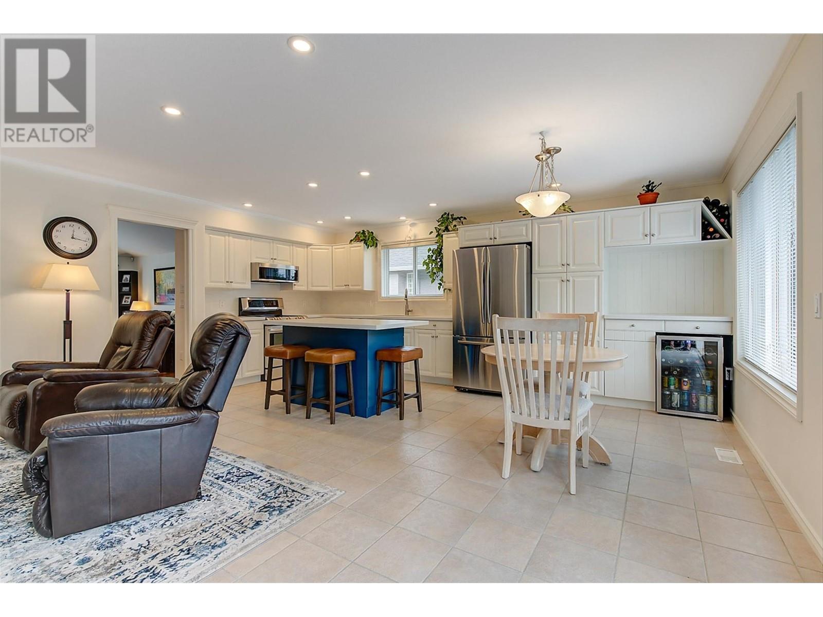 Property at 355 Woodpark Crescent image 4