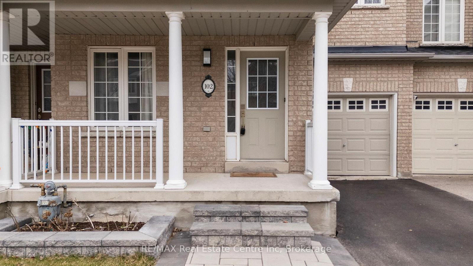 102 Gail Parks Crescent, Newmarket, Ontario  L3X 3C1 - Photo 2 - N12084798