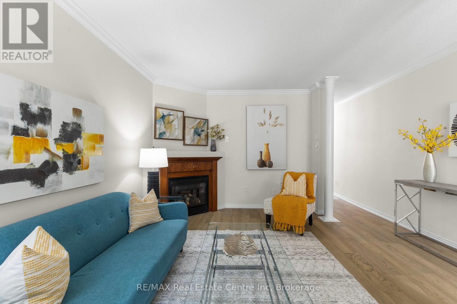 102 Gail Parks Crescent, Newmarket, Ontario  L3X 3C1 - Photo 5 - N12084798