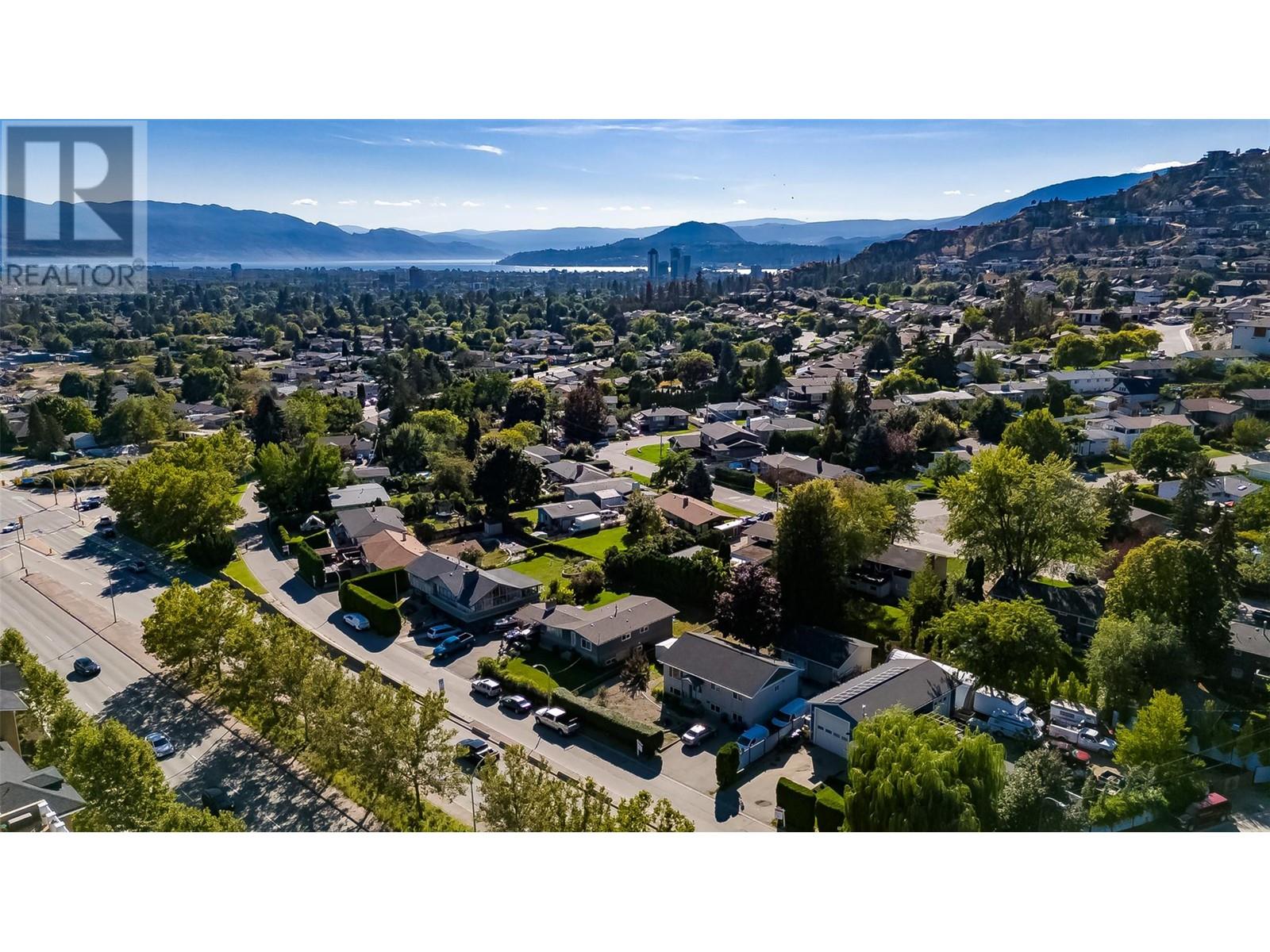 Property at 707 Glenburn Street image 5