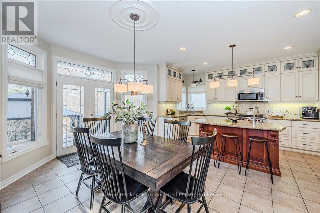 Property at 8 RAY CRESCENT image 4