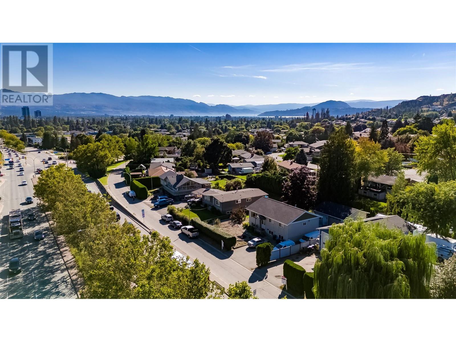 Property at 730 Glenmore Drive image 4
