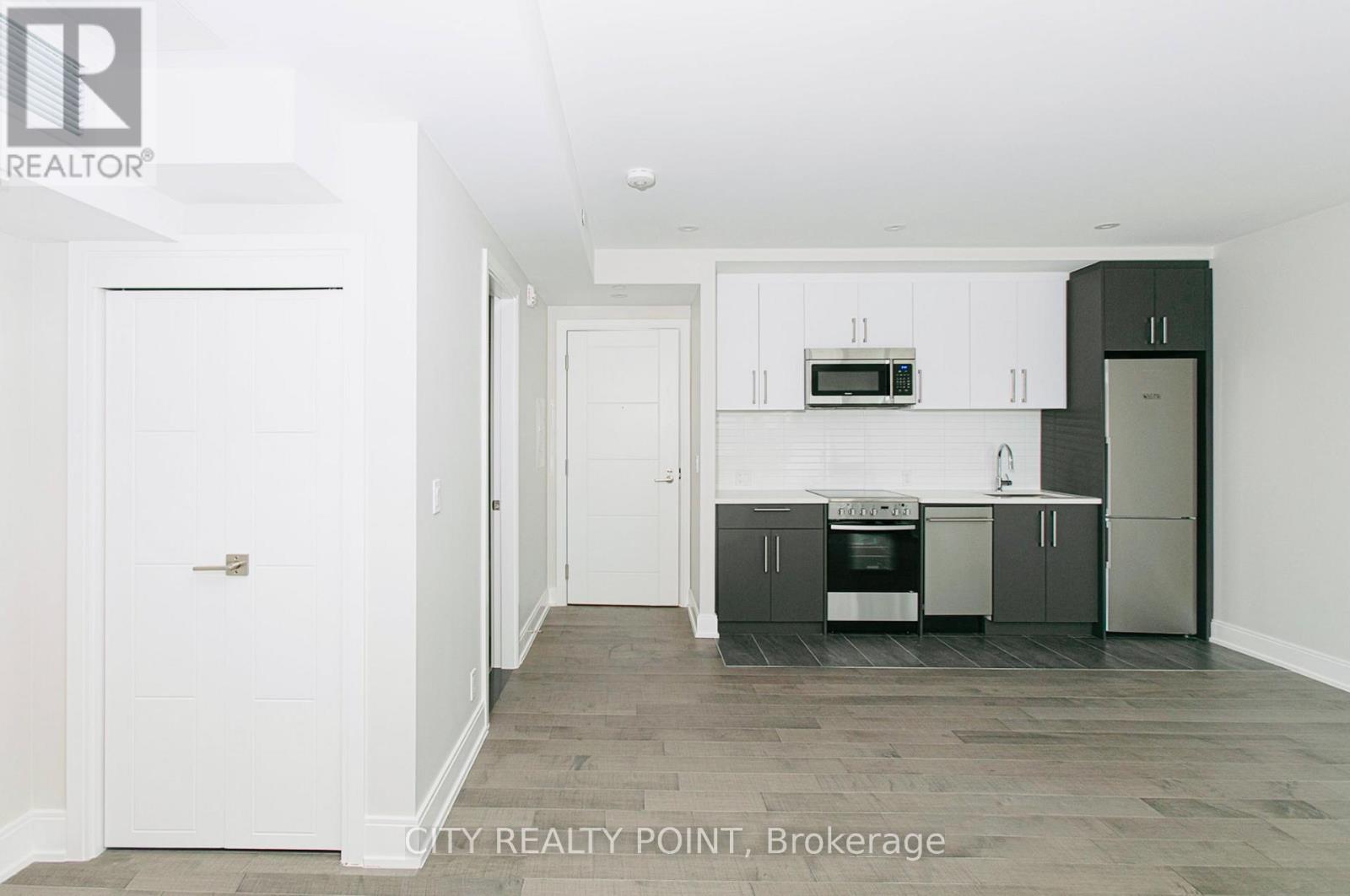 702 - 11 Walmer Road, Toronto, Ontario  M5R 2W9 - Photo 1 - C12084864