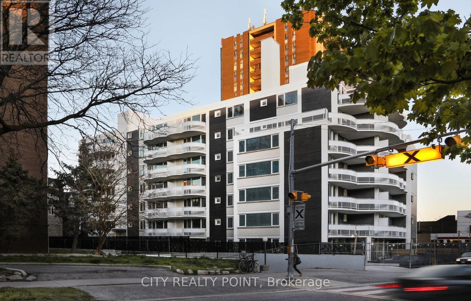 702 - 11 Walmer Road, Toronto, Ontario  M5R 2W9 - Photo 15 - C12084864