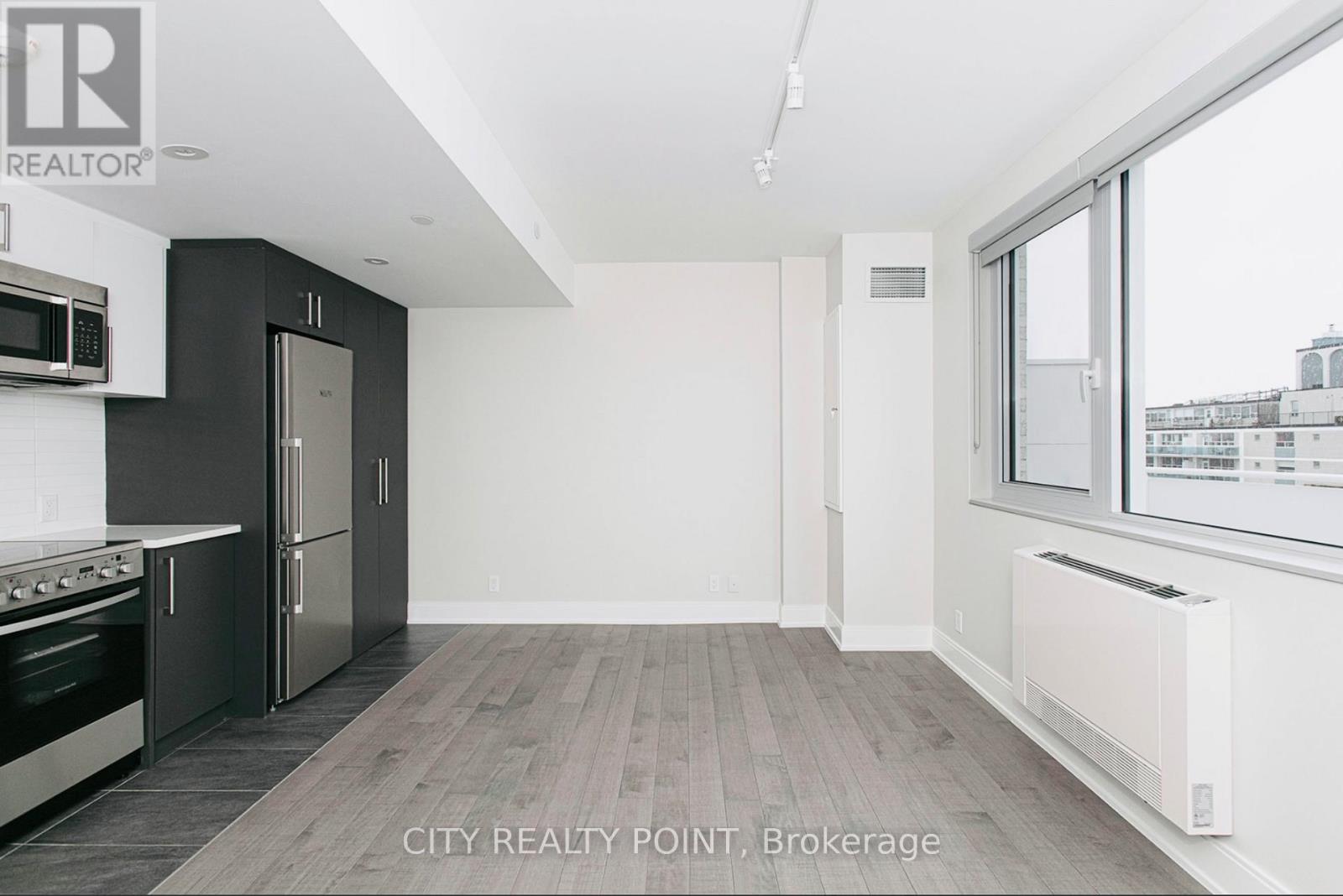 702 - 11 Walmer Road, Toronto, Ontario  M5R 2W9 - Photo 5 - C12084864