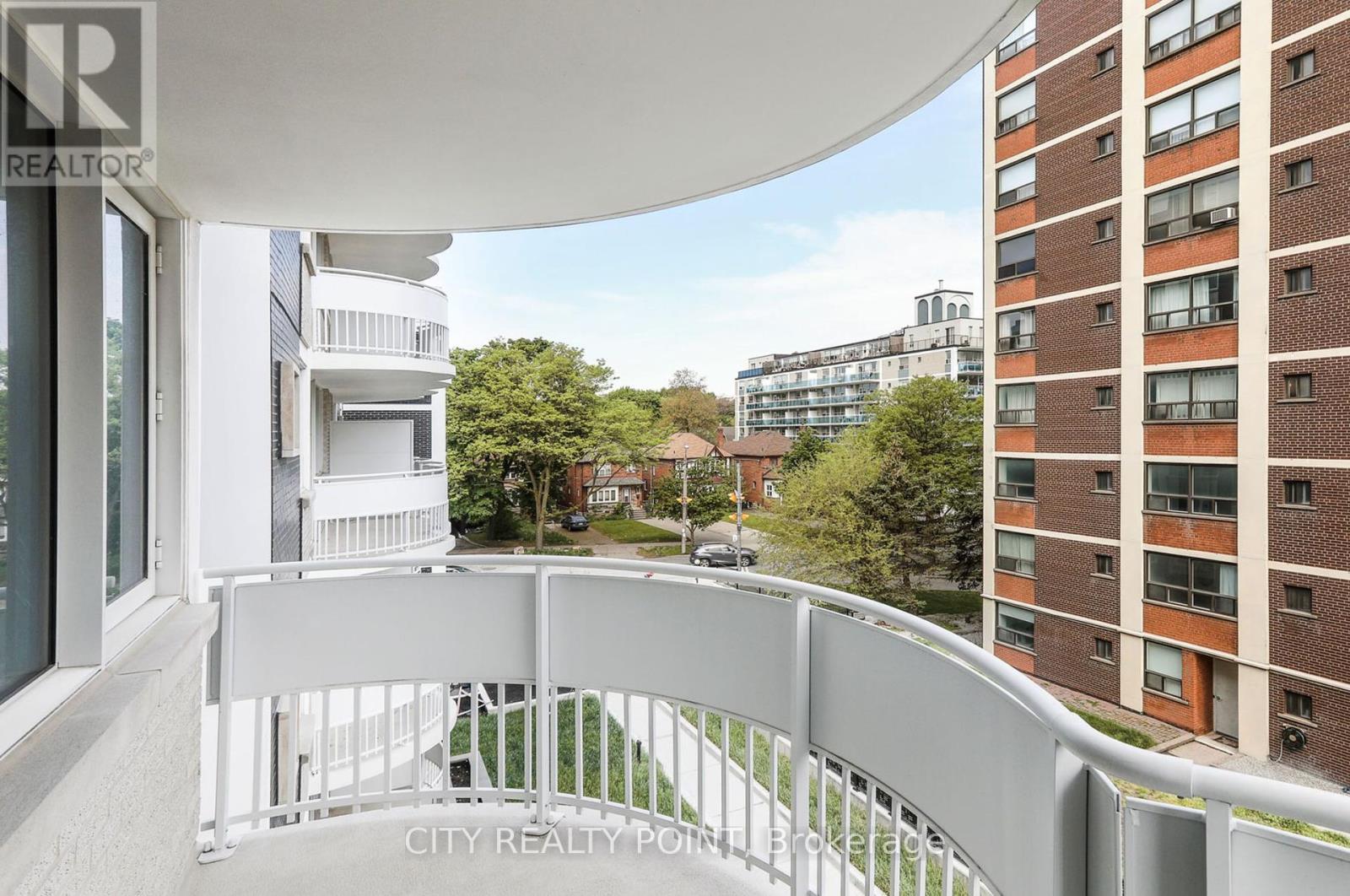 702 - 11 Walmer Road, Toronto, Ontario  M5R 2W9 - Photo 7 - C12084864