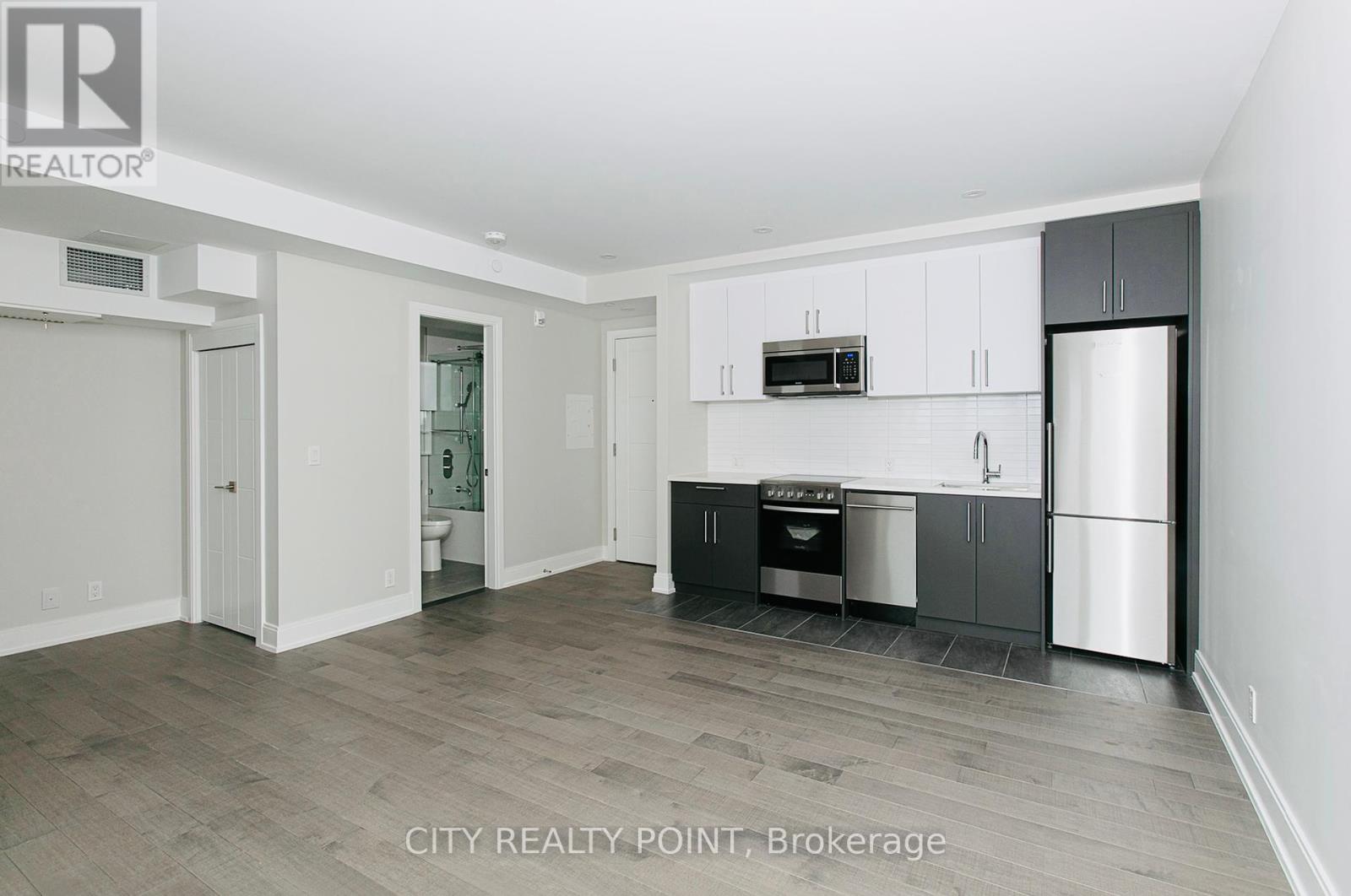 207 - 11 Walmer Road, Toronto, Ontario  M5R 2W9 - Photo 1 - C12084870