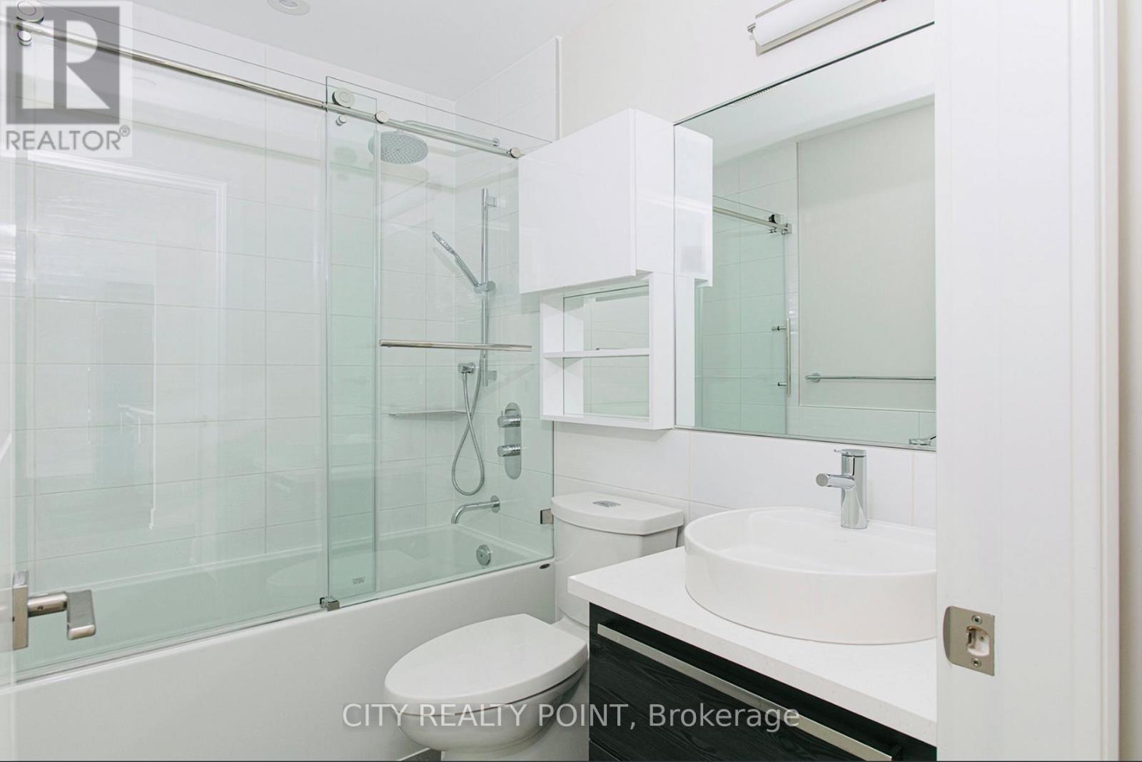 207 - 11 Walmer Road, Toronto, Ontario  M5R 2W9 - Photo 5 - C12084870