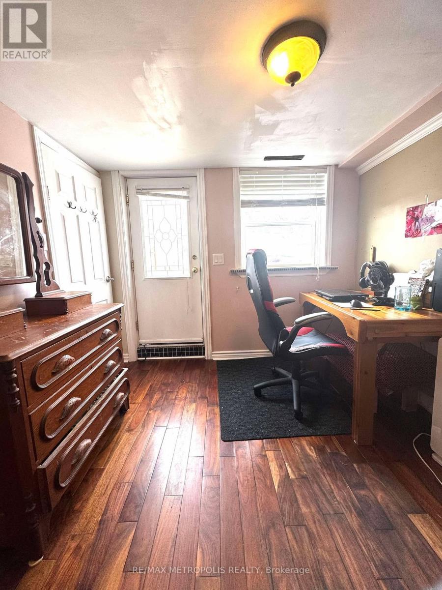 Property at 982 COSBURN AVENUE image 4