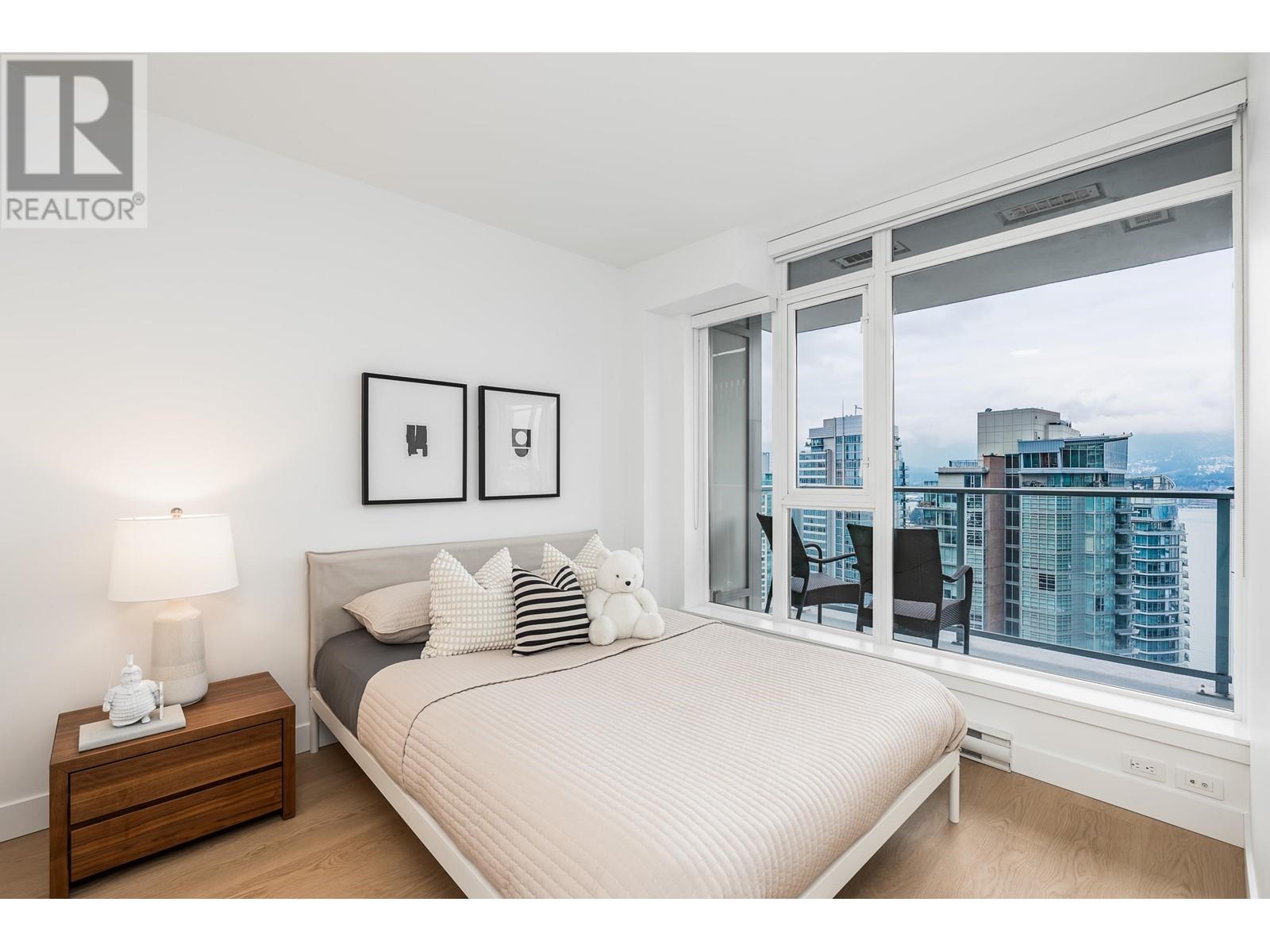 Listing Picture 15 of 39 : 2802 1188 W PENDER STREET, Vancouver / 溫哥華 - 魯藝地產 Yvonne Lu Group - MLS Medallion Club Member