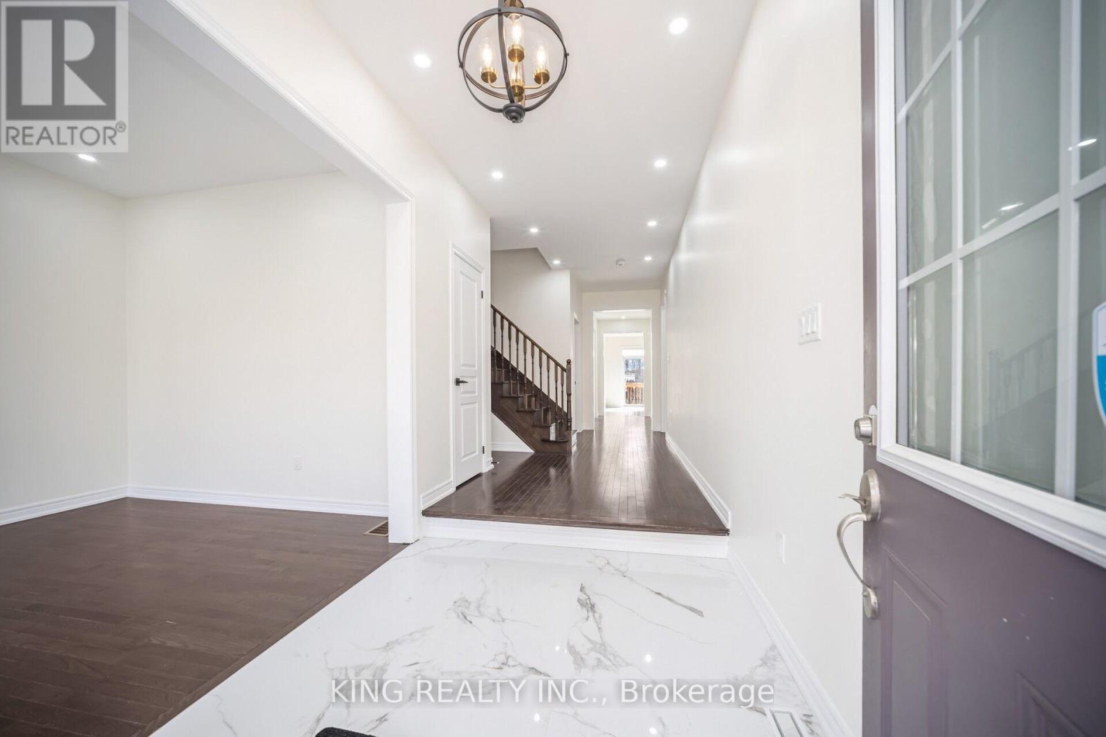 52 Haverstock Crescent, Brampton, Ontario  L7A 0G1 - Photo 3 - W12084845