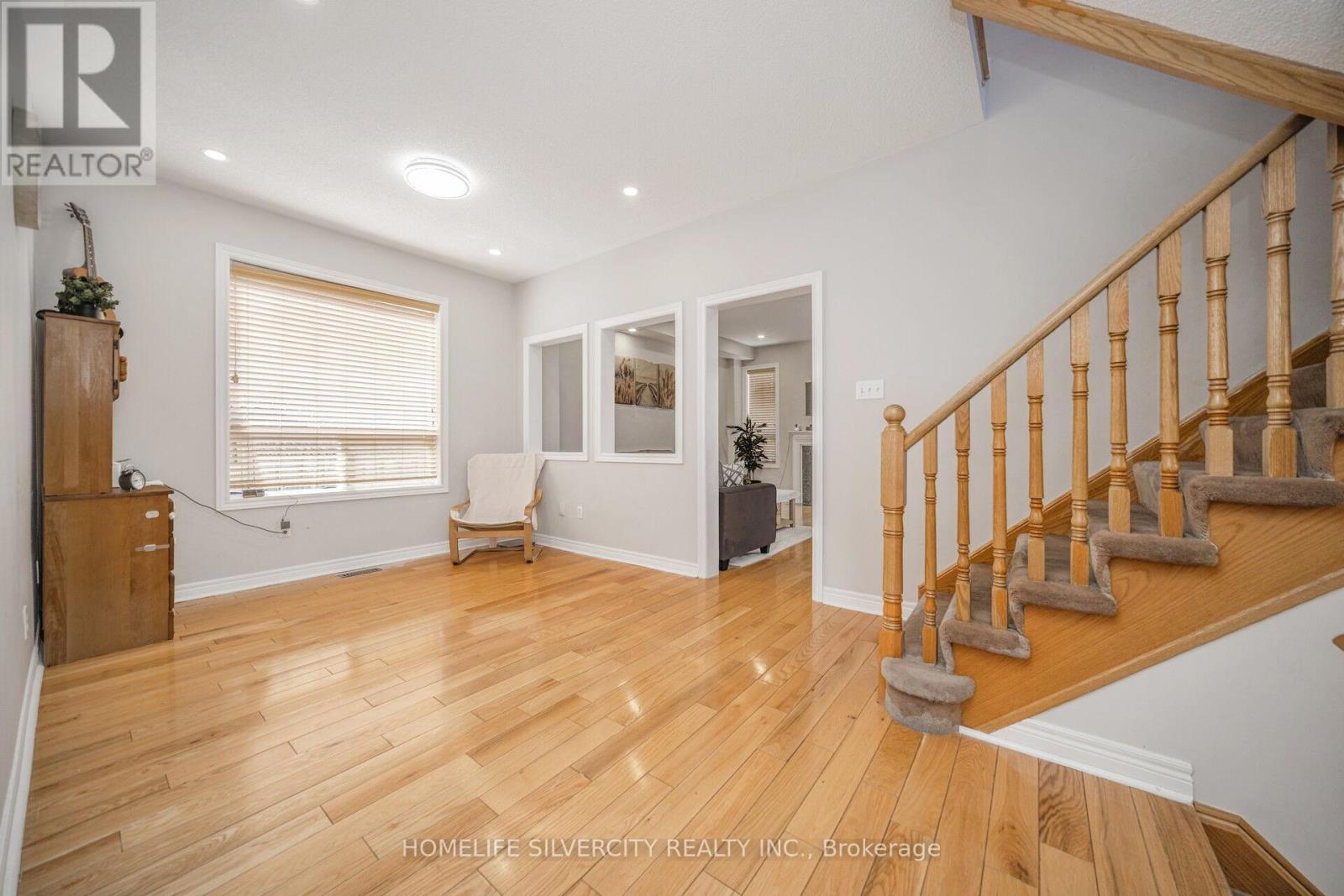 6 Aria Lane, Brampton, Ontario  L6S 6J5 - Photo 6 - W12082169