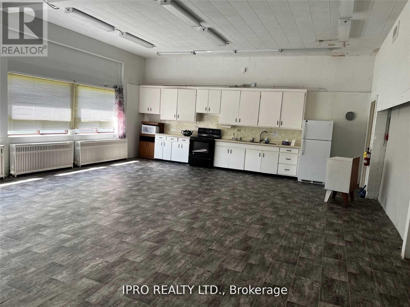 10611 Highway 3, Wainfleet, Ontario  L3K 5V4 - Photo 11 - X12084815