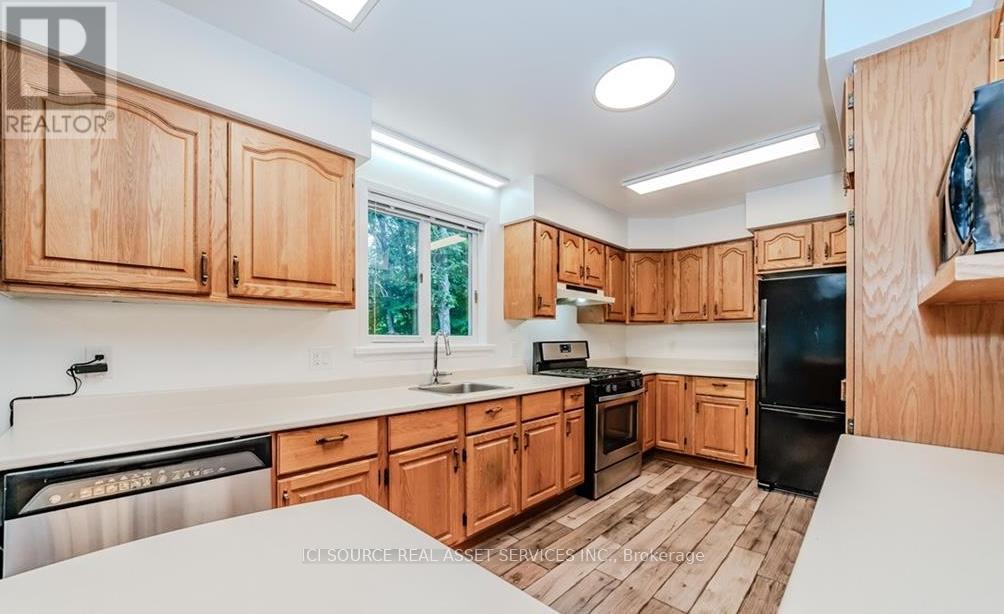 9 Indian Crescent, Muskoka Lakes, Ontario  P0B 1J0 - Photo 5 - X12084860