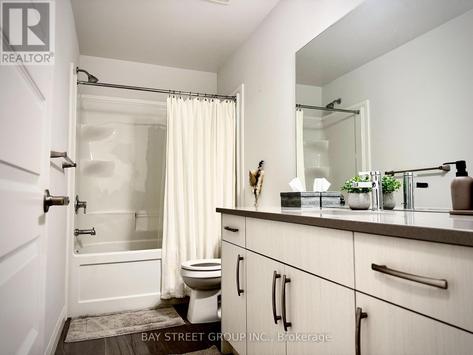 Photo 17 of 21 for 20 - 819 Kleinburg Drive