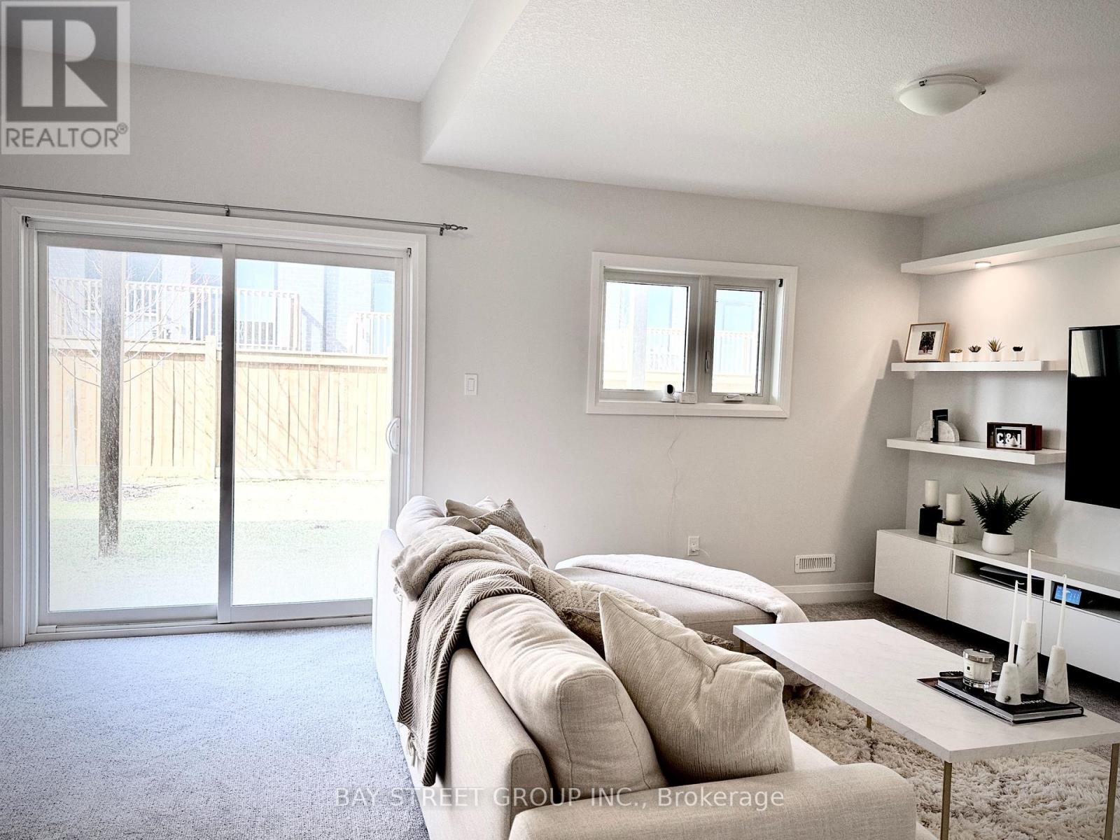 Photo 18 of 21 for 20 - 819 Kleinburg Drive