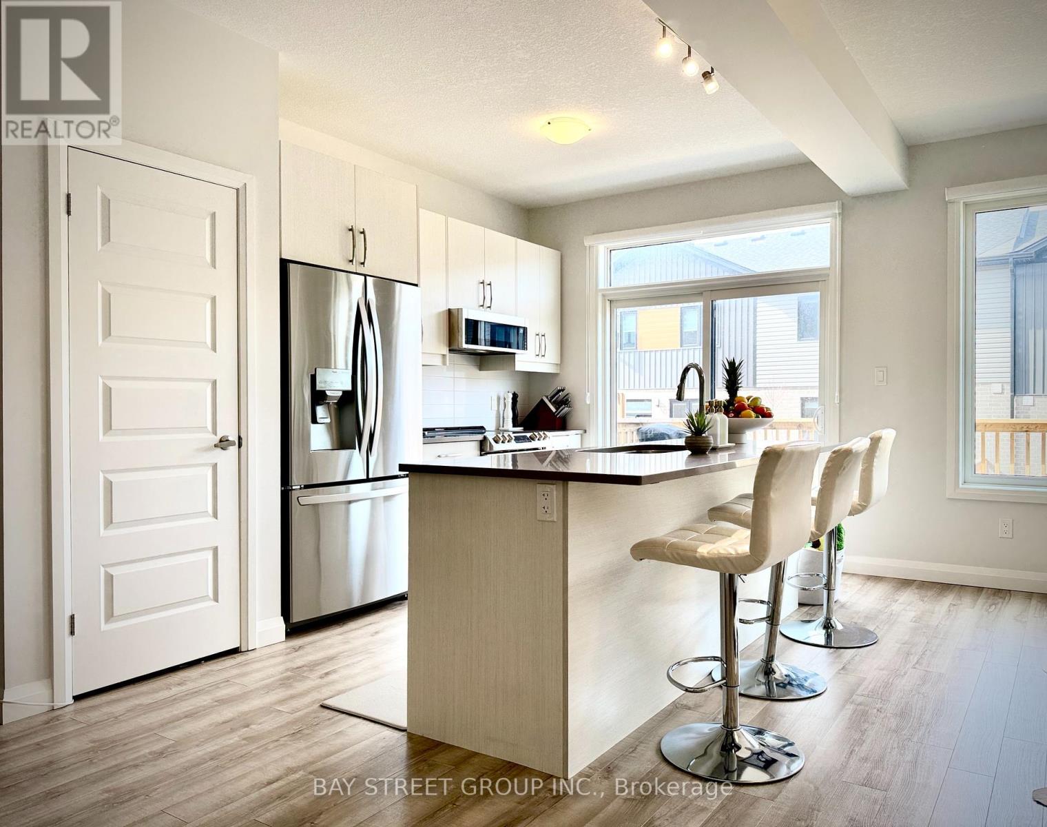 Photo 7 of 21 for 20 - 819 Kleinburg Drive