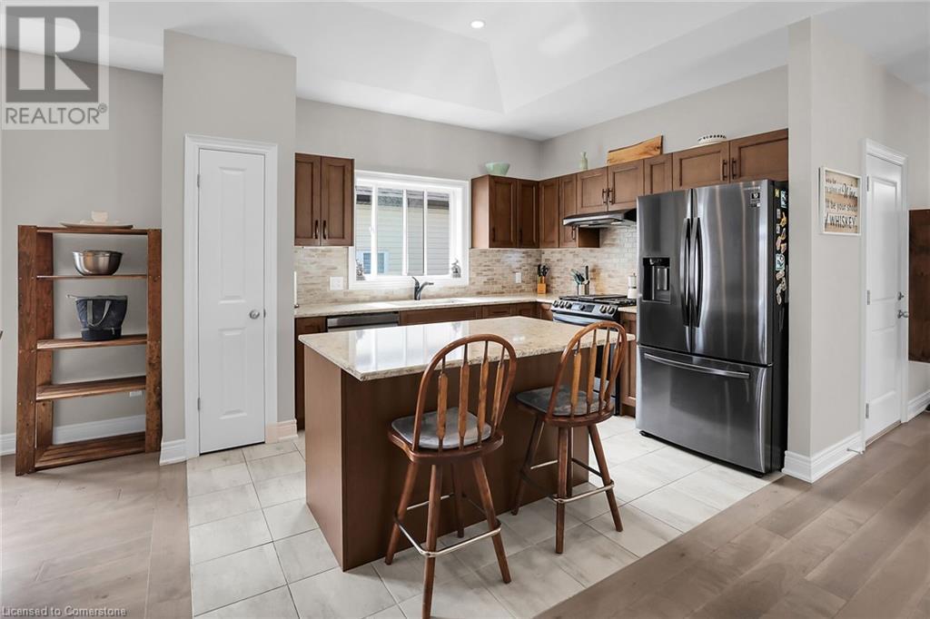 Property at 4238 VILLAGE CREEK Drive image 4