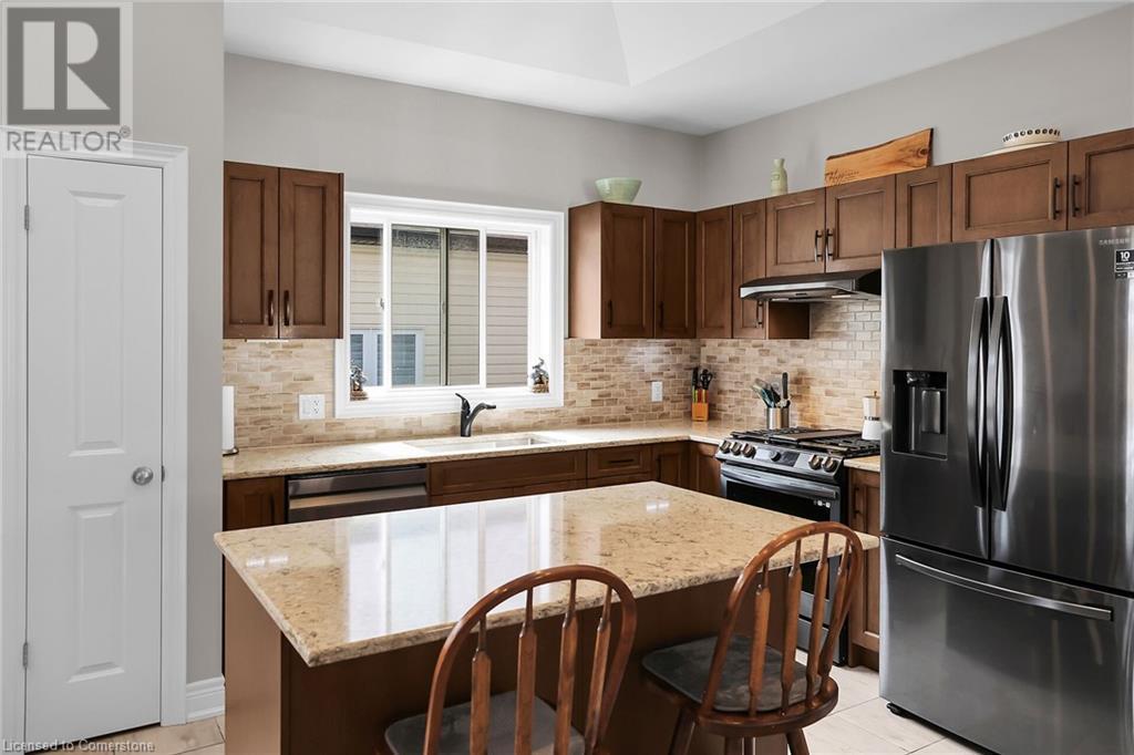 Property at 4238 VILLAGE CREEK Drive image 5