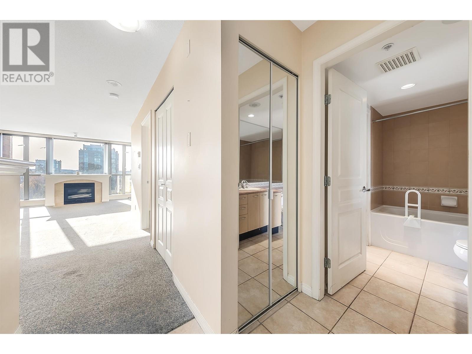703 1575 W 10th Avenue, Vancouver, British Columbia  V6J 5L1 - Photo 12 - R2990716