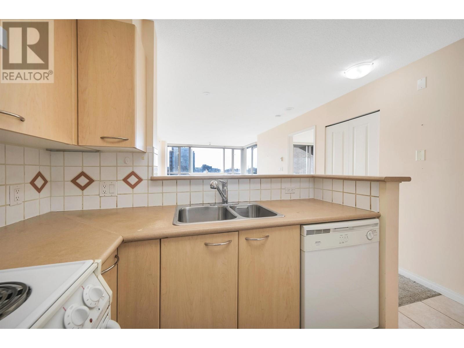 703 1575 W 10th Avenue, Vancouver, British Columbia  V6J 5L1 - Photo 9 - R2990716