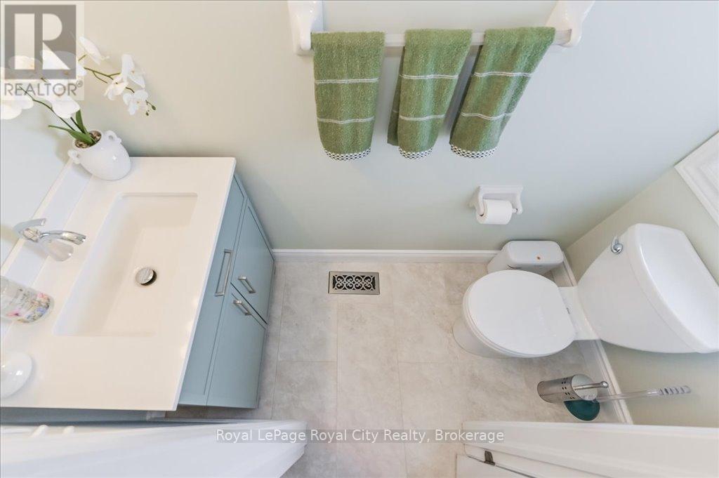 36 Green Street, Mapleton, Ontario  N0G 1P0 - Photo 14 - X12084892