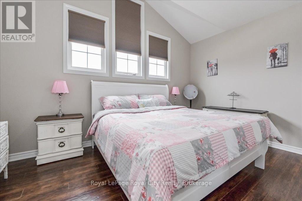 36 Green Street, Mapleton, Ontario  N0G 1P0 - Photo 15 - X12084892