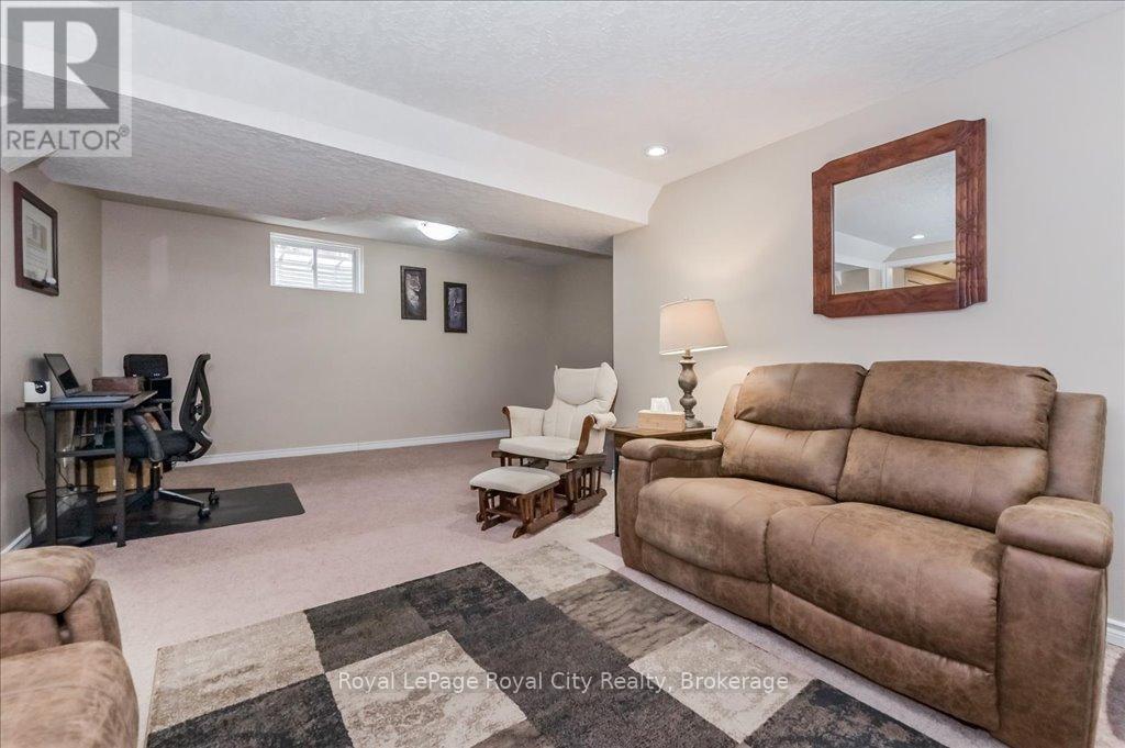 36 Green Street, Mapleton, Ontario  N0G 1P0 - Photo 22 - X12084892