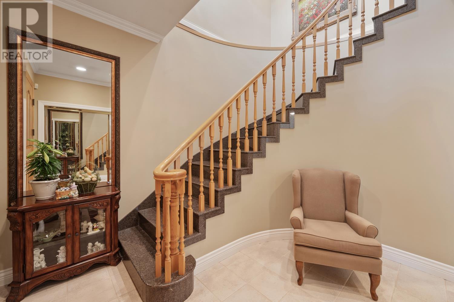 1627 E 34th Avenue, Vancouver, British Columbia  V5P 1A2 - Photo 2 - R2990738